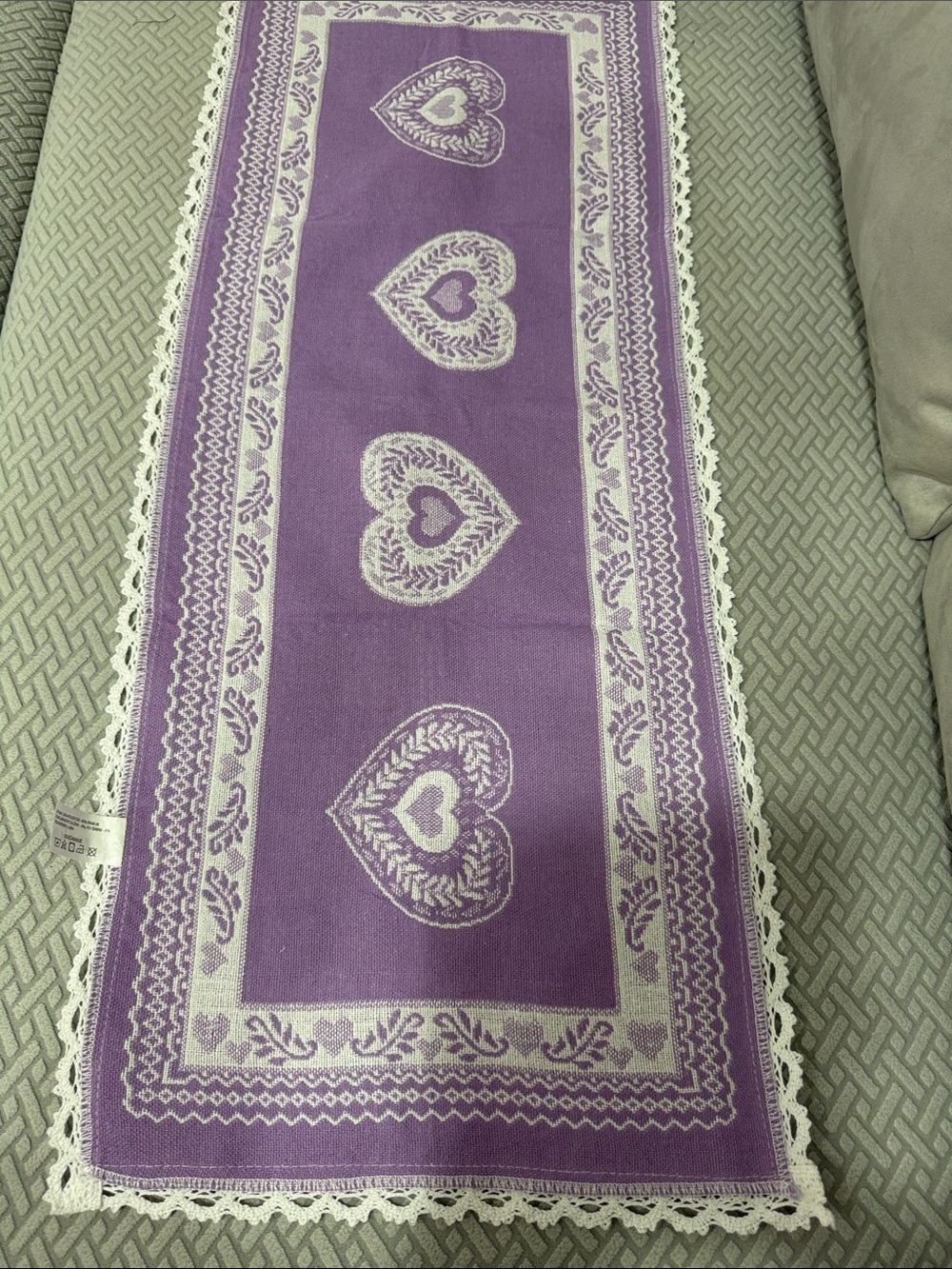 Purple Lavender Heart Lace-Trim Table Runner Country Cottage 37”x14”